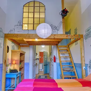 Lavender Circus Hostel, Doubles&ensuites Auberge de jeunesse