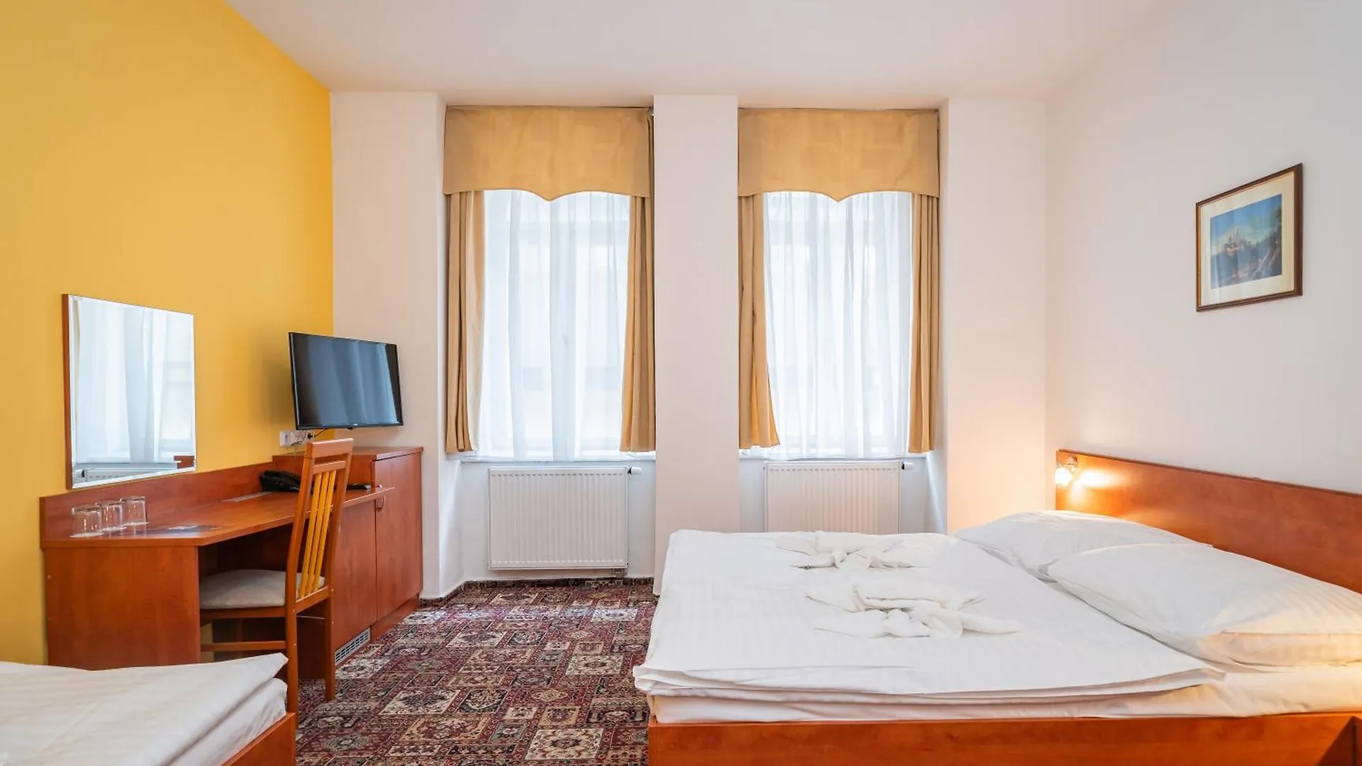 City Central De Luxe Hotell Prag 3*,  Tjeckien